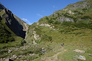 Partiti dal parcheggio sotto la Diga di Morasco (mt.1740) si comincia a salire "seriamente".......